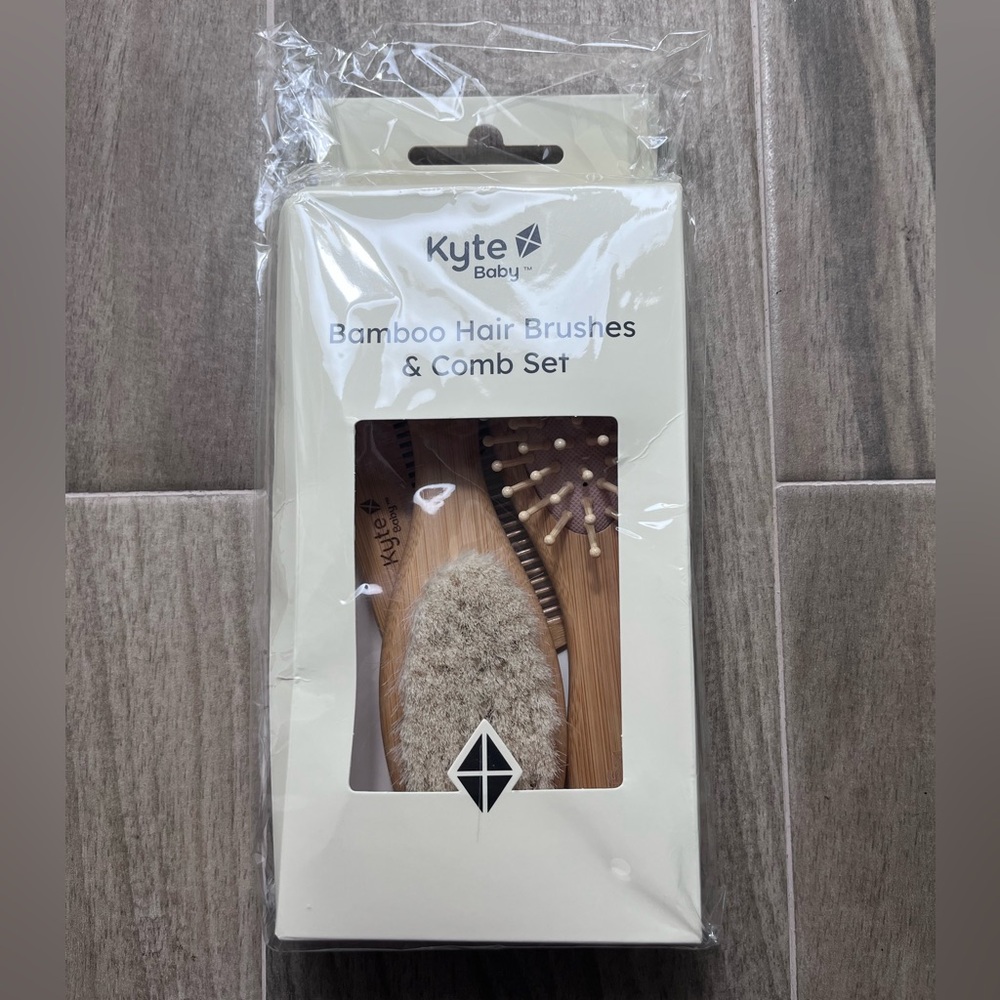 NIB Kyte Baby Bamboo Hair Brushes & Comb Set